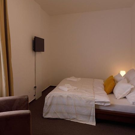 Litvan Sunset Apartments Ceske Budejovice Luaran gambar
